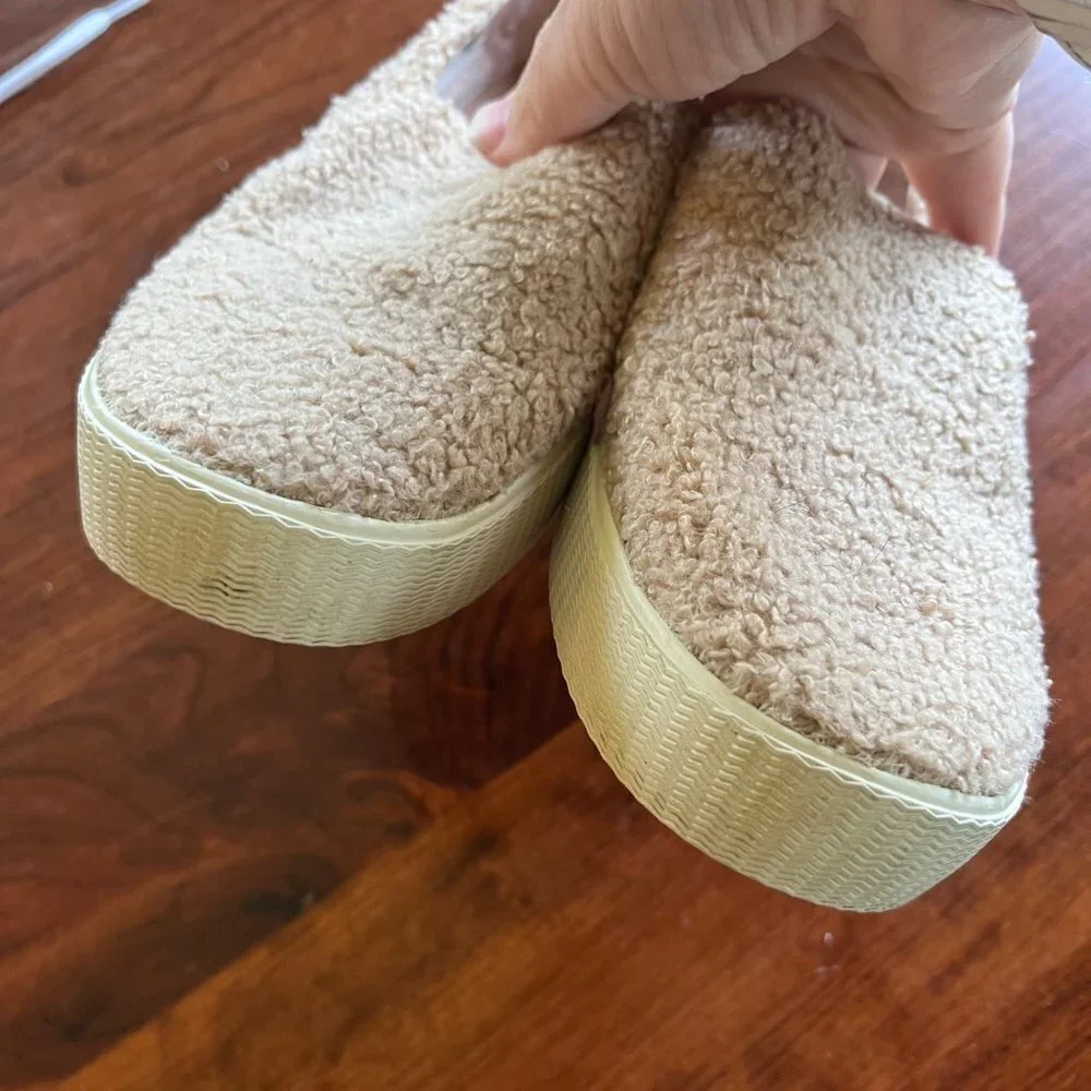 Toms Sunset Faux Shearling Slip On‎ Sneakers - Size 8.5